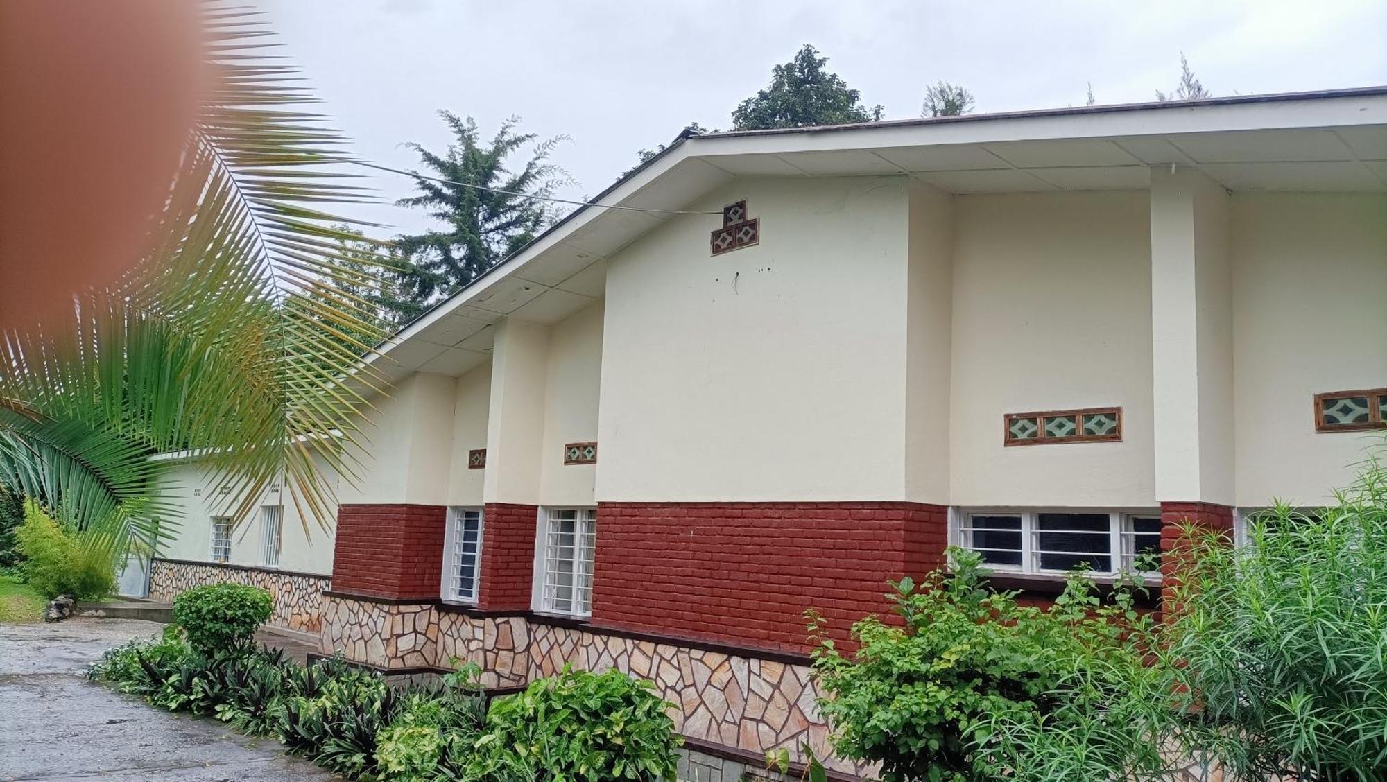 Colibri Taverne & Guest House Gisenyi Exterior foto